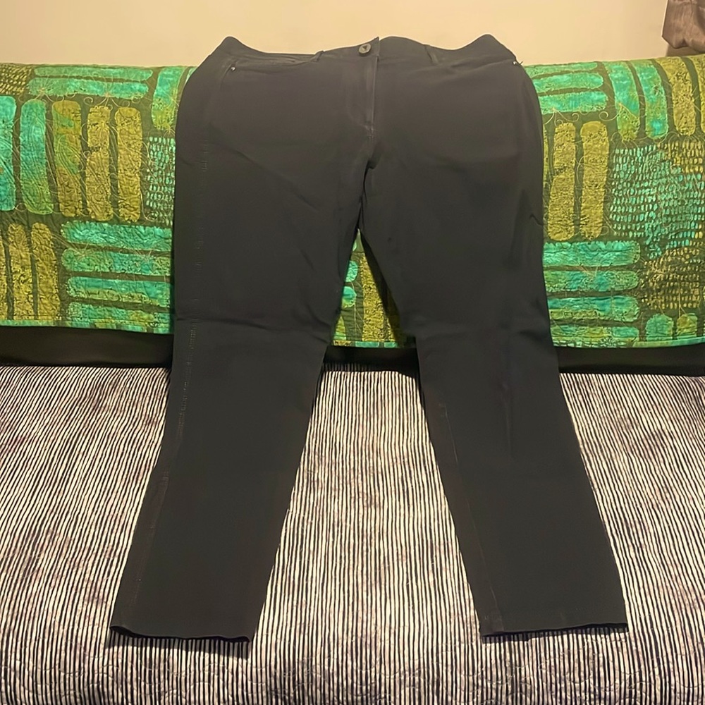 White House Black Market. Black, skinny leg. Size 8R